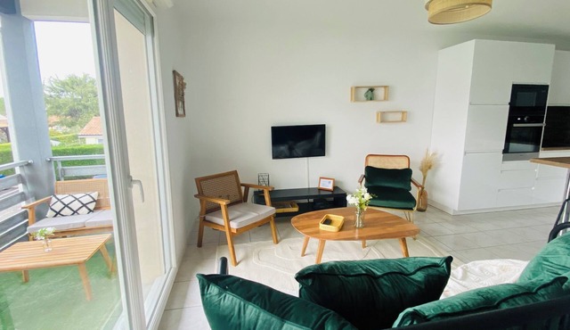 Elegant getaway at the gateway to Saint-Émilion Private parking & balcony