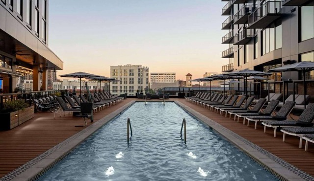 Elegant Glamour In The Heart of Nashville’s Iconic Midtown | Two Queen Beds. Rooftop Pool