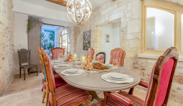 Elegant Ground Floor Apartment in Historic Centre