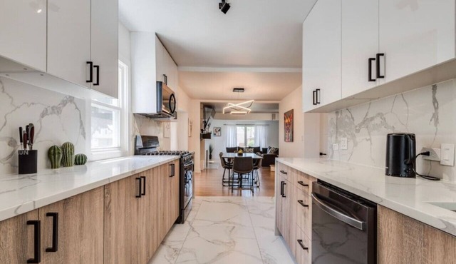 Elegant Haven: 4BR/3BA Retreat