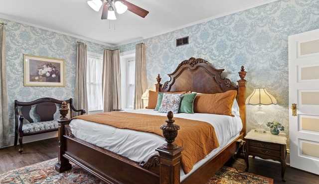 Elegant Historic Stay | Walk to Capitol & Attractions | Modern Comfort