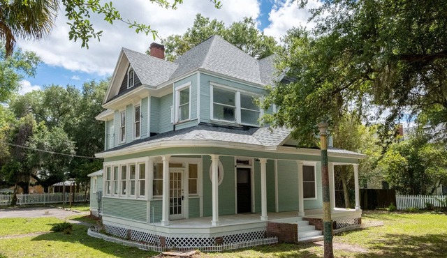 Elegant Historic VIlla with Guest Home~7BD~Near UF