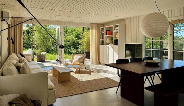 Elegant holiday home with outdoor kitchen