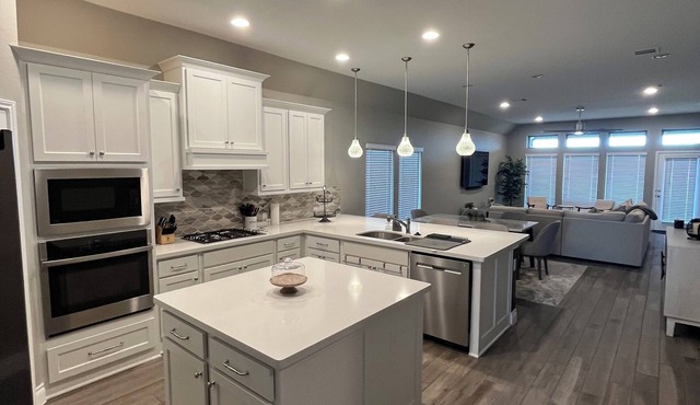 Elegant home centrally located between Austin and San Antonio