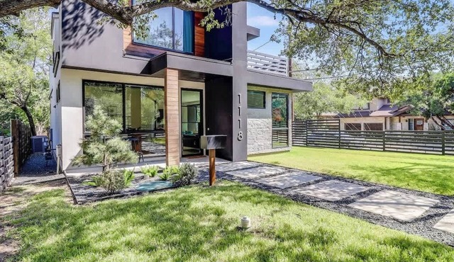Elegant home close to the iconic South Congress St