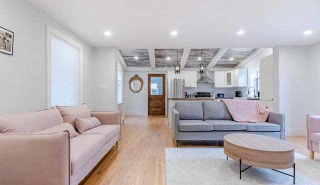 Elegant Home in Elora with Stylish Décor and Excellent Location