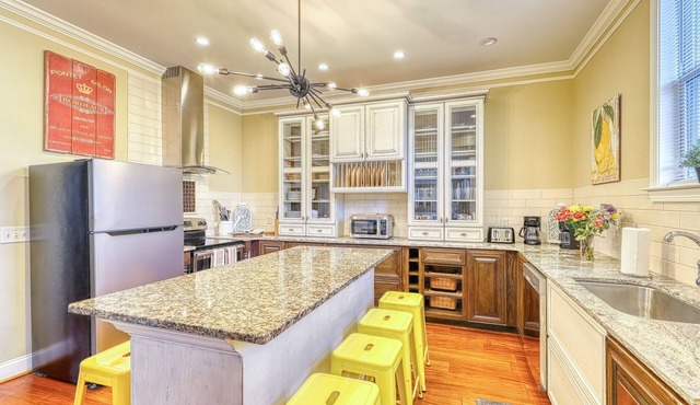 Elegant Home in Historic District with Gourmet Kitchen and WiFi