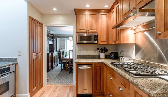 Elegant Home in Pacific Heights - Renovated with Classic Charms