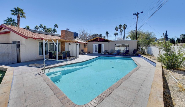 Elegant Home w/Pool Table: 3 Mi to Vegas Strip!