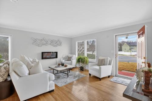 Elegant Home with Game Room Near BWI home