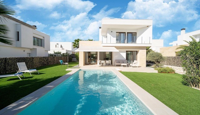 Elegant Home with Pool