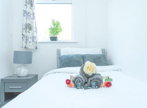 Elegant house near Westleigh Township, Lavish 4-Bedrooms, Speedy Wi-Fi, Private Ample Parking