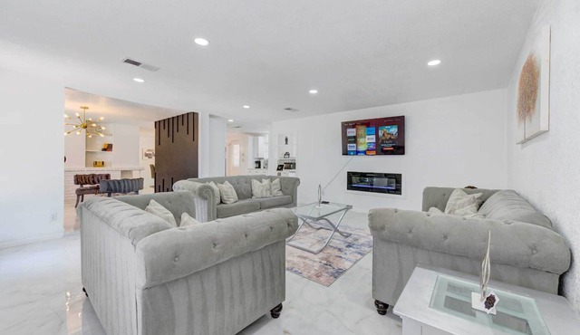 Elegant house, strategically located