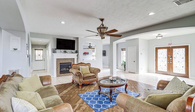Elegant Houston Home w/Gazebo & Game Room!