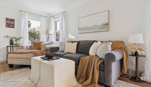 Elegant & inviting! 3br w/ private primary suite!