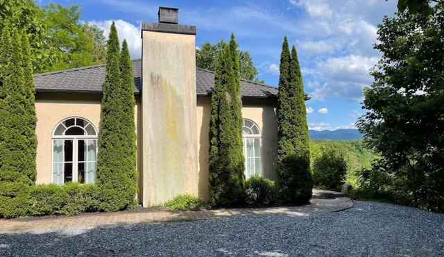 Elegant Italian Villa Smoky Mt