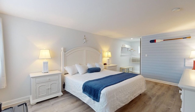 Elegant King Room for a Relaxing Beach Escape