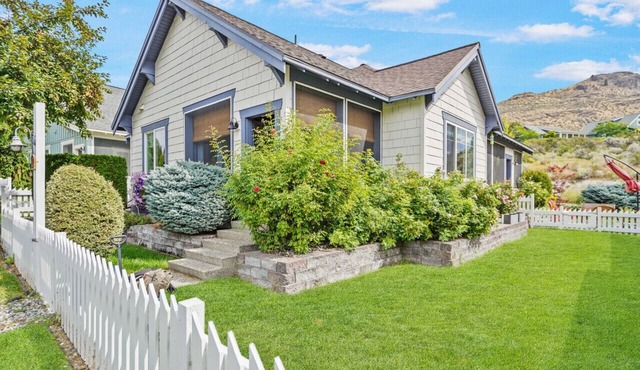 Elegant Lake Cottage at Veranda Beach Resort — Private, Stylish & Sunny