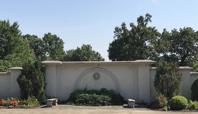 Elegant Lakeside Executive Estate Home-Sleeps 20, Pool! Open Labor Day Weekend!