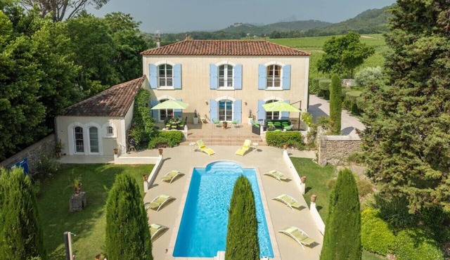 Elegant Languedoc Villa with Pool & Vineyard Views