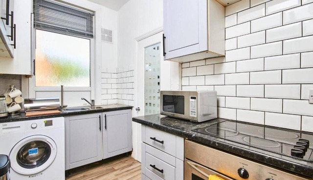 Elegant Leeds City Centre - Parking