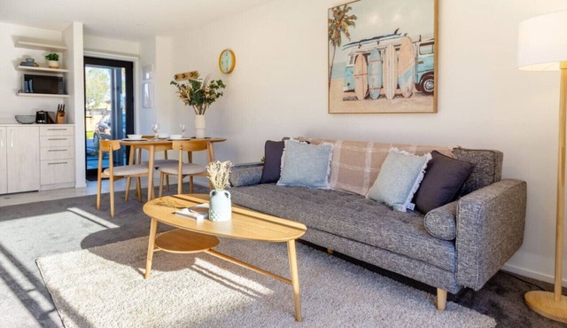 Elegant Living by Middleton Park, Fully Equipped