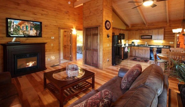 Elegant Log Home in the Catskill Region min from Belleayre/Plattekill ski resort