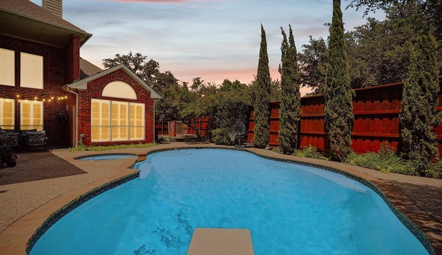 Elegant & Luxurious 4BD Living w Pool, Patio, BBQ