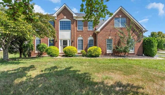 Elegant & Luxurious 6BD+Office loaded and More