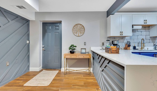 Elegant modern 2bdrm, 2bth. 20 min to ATL Airport