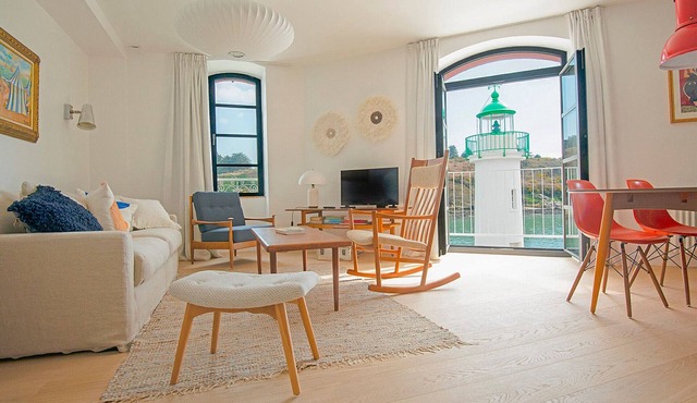 Elegant modern apartment with harbor views in Sauzon