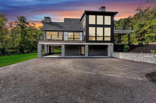 Elegant Modern Escape