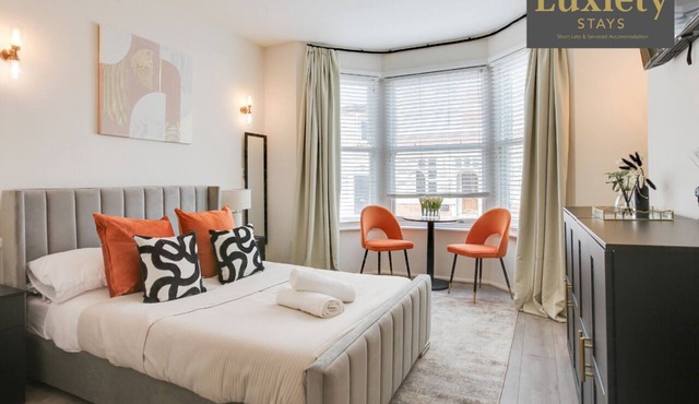 Elegant & Modern Studio City Centre Nr High Street by Luxiety Stays
