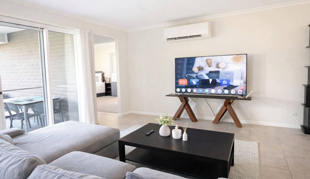 Elegant Modern Home in Park Ridge | Light-Filled Living