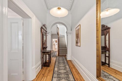 Elegant modernised terrace home close to Oval, North Adelaide Golf Course & CBD