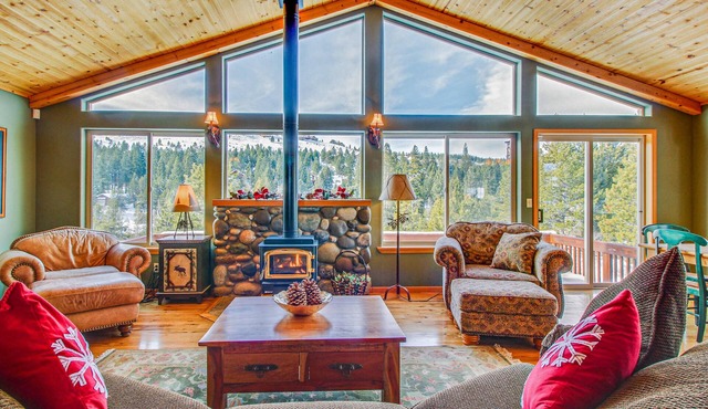 Elegant Mountain Retreat, Shared Hot Tub, Pool, & Resort Amenities - Near Beach
