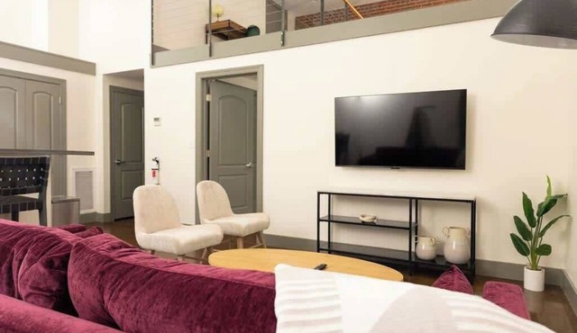 Elegant new 1BR loft in downtown