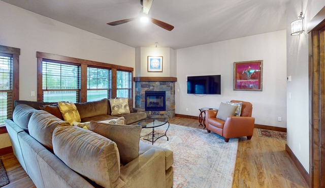 Elegant, newer, 1st-floor condo with private hot tub - steps to resort marina