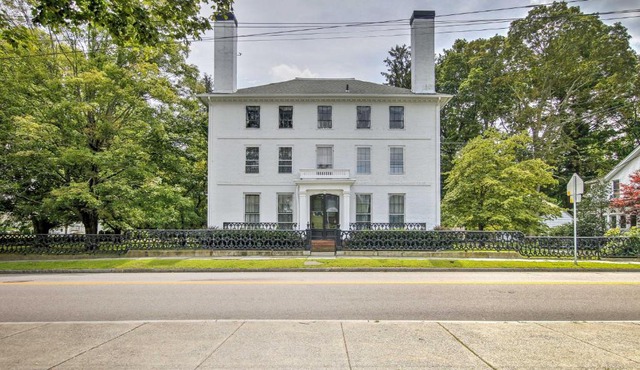 Elegant Norwich House w/Billiards Room & Ballroom