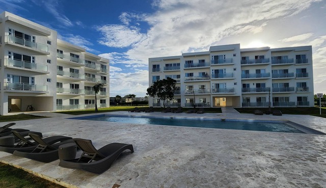 Elegant ocean view condo in heart of Ocean Village