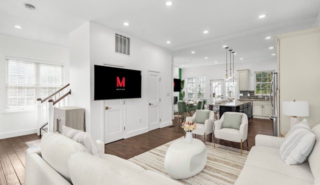 Elegant Open Concept Close To DC