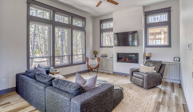 Elegant, Open Home, Easy Walk to Pacific City Beach, Pub, and Coffee!