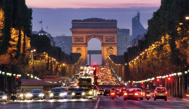 Elegant Parisian Escape: Spacious Apartment Steps from Champs-Elysées