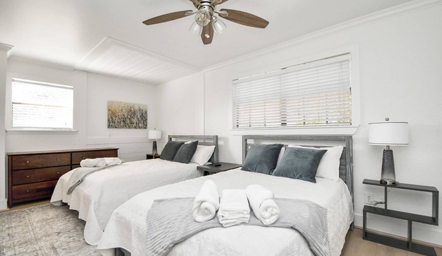 Elegant Pearland Retreat | Stylish & Peaceful Stay