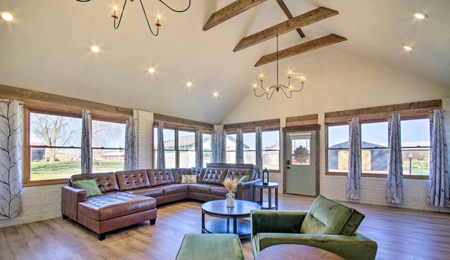 Elegant Prairie Home in Rolla w/ Fire Pit!
