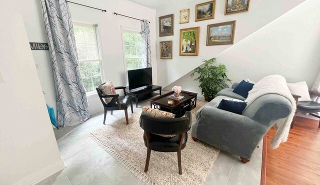 Elegant, Private Studio in Covington “Hollywood of the South.” Near Atlanta