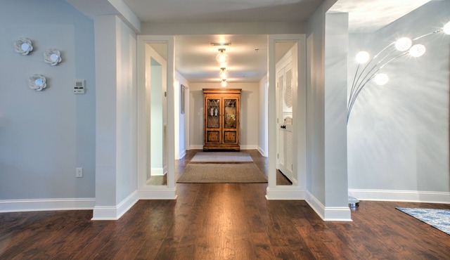 Elegant | Private | Top-floor | 5 Minutes to the Biltmore Estate | Walkable