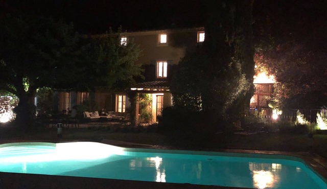 Elegant Provencal farmhouse with heated swimming pool, rated 5-star Meublé de Tourisme