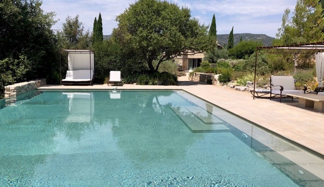 Elegant Provence Retreat with Infinity Pool – Near Aix-en-Provence