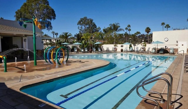 Elegant Queen Suite with Pool & Spa Access and Scenic Grounds Retreat